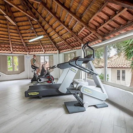 Tatil Evi Caravan In Caprioli Di With Com Pool Pisciotta